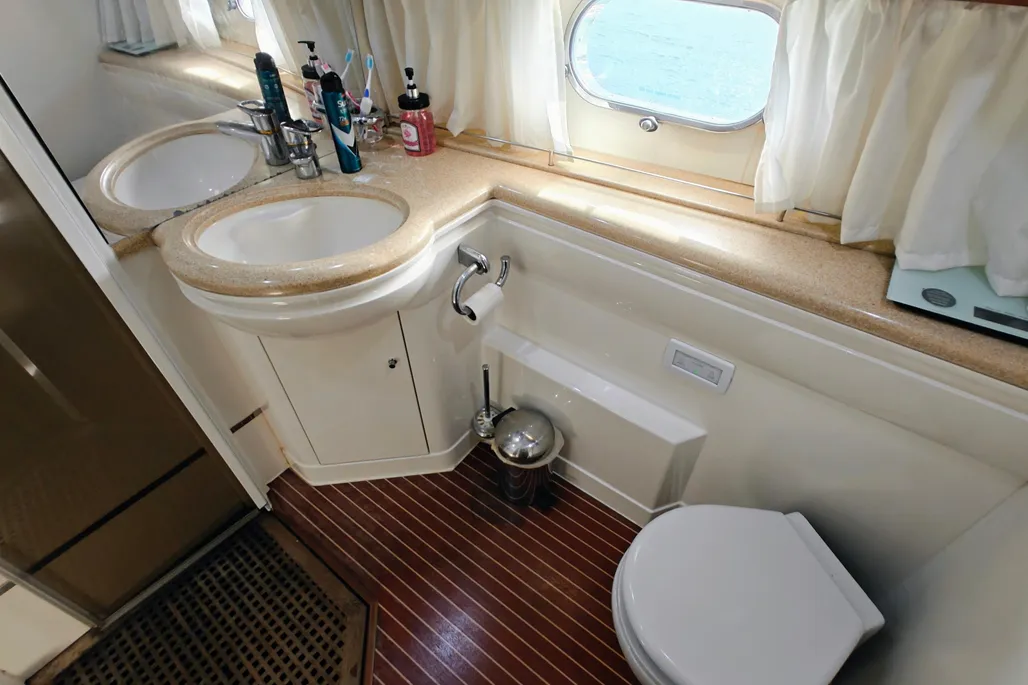 2003 Princess 65 (19)